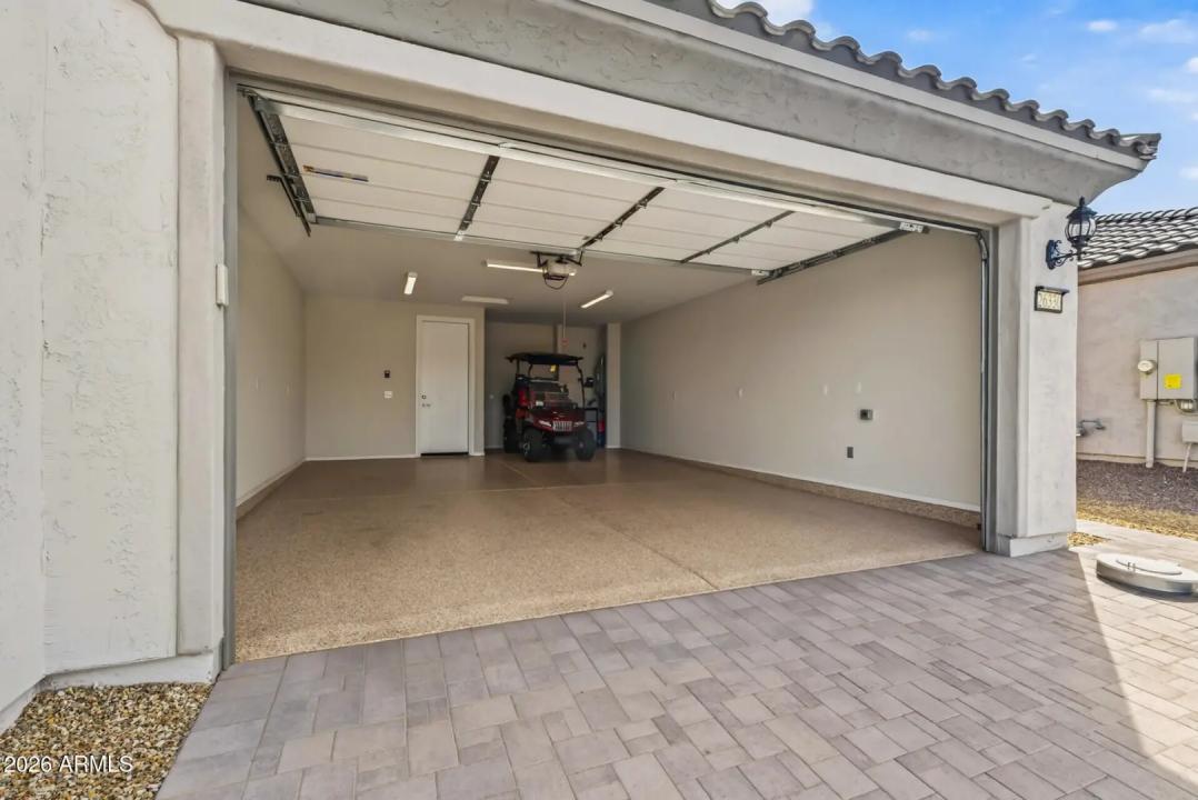 Real Estate Picture 50