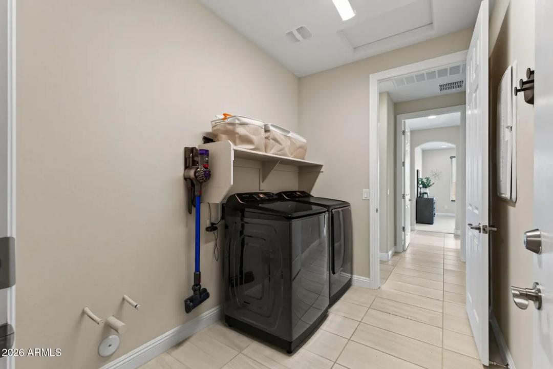 Real Estate Picture 43