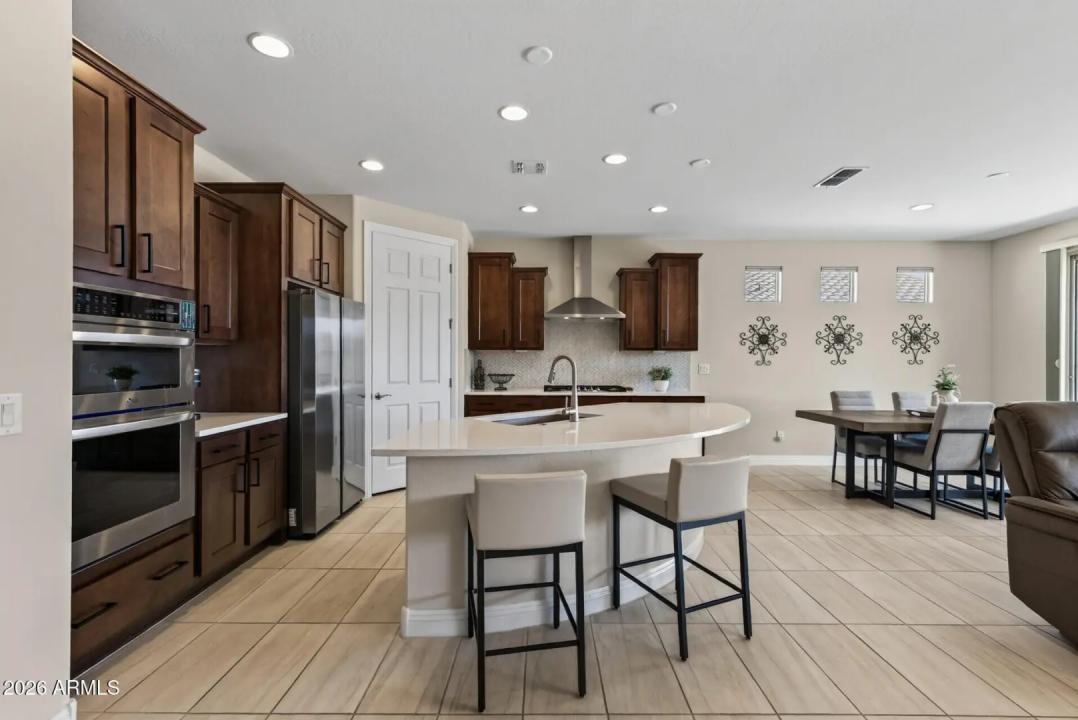 Real Estate Picture 9
