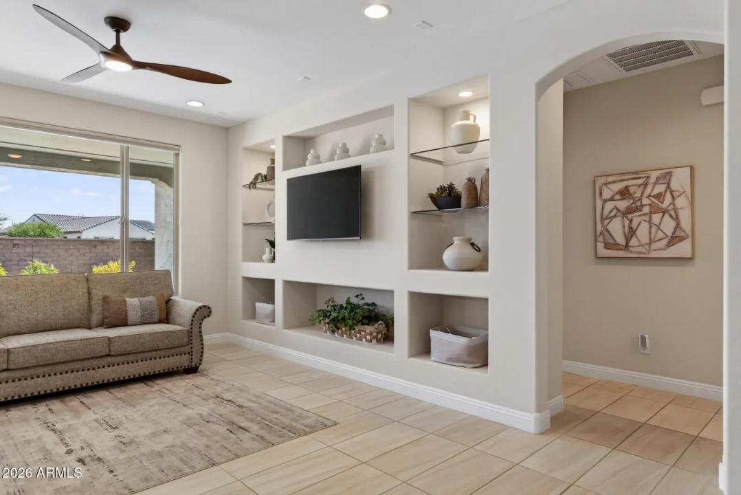 Real Estate Picture 25