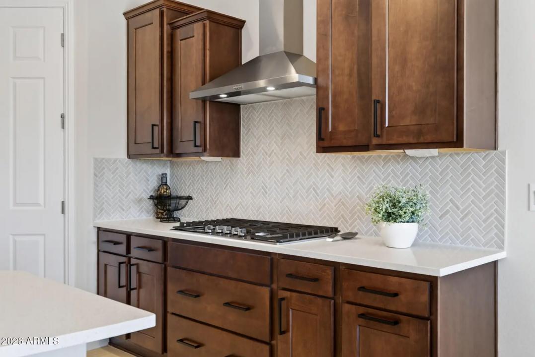 Real Estate Picture 13