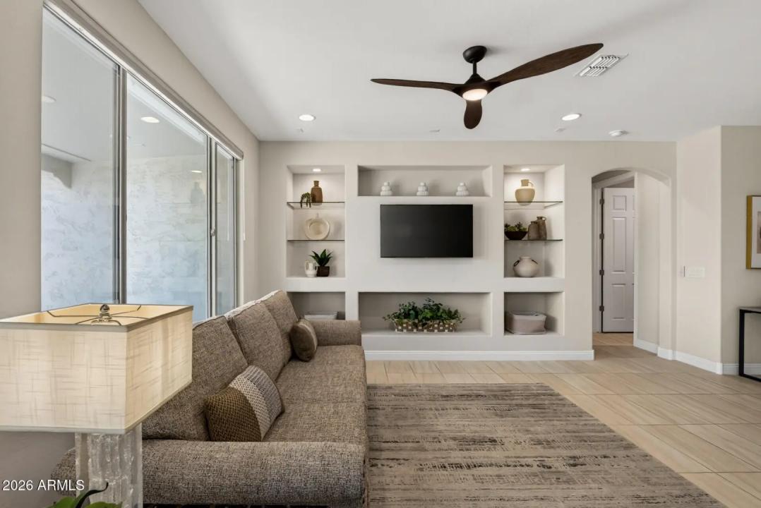 Real Estate Picture 21