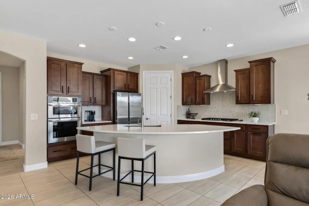 Real Estate Picture 17