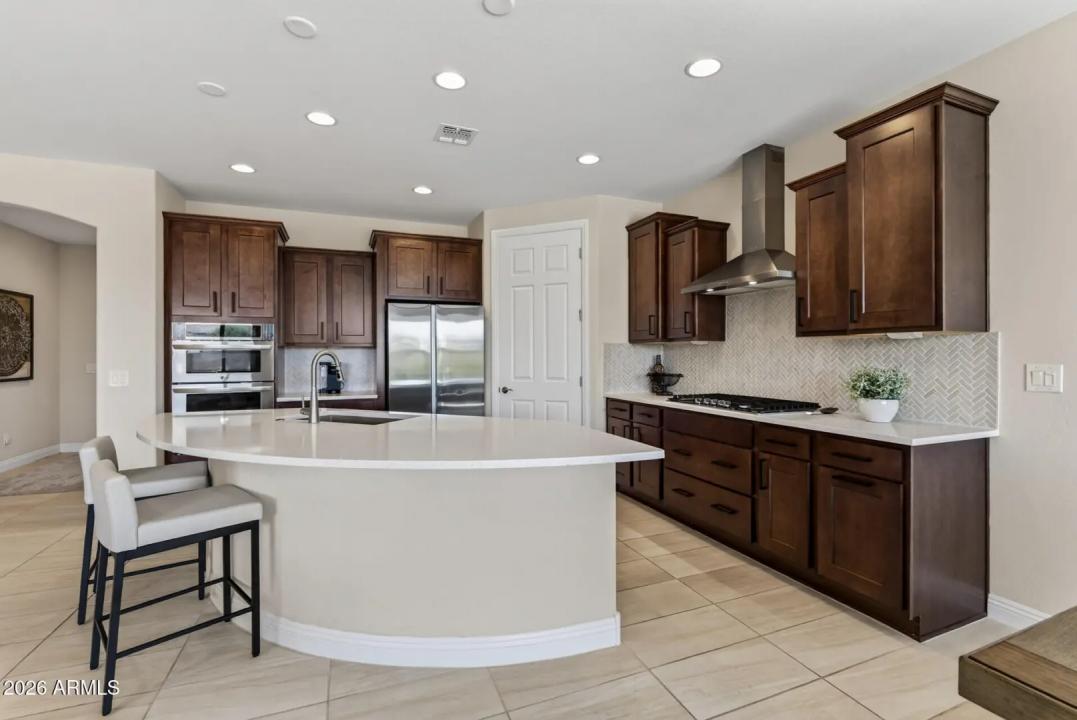 Real Estate Picture 18