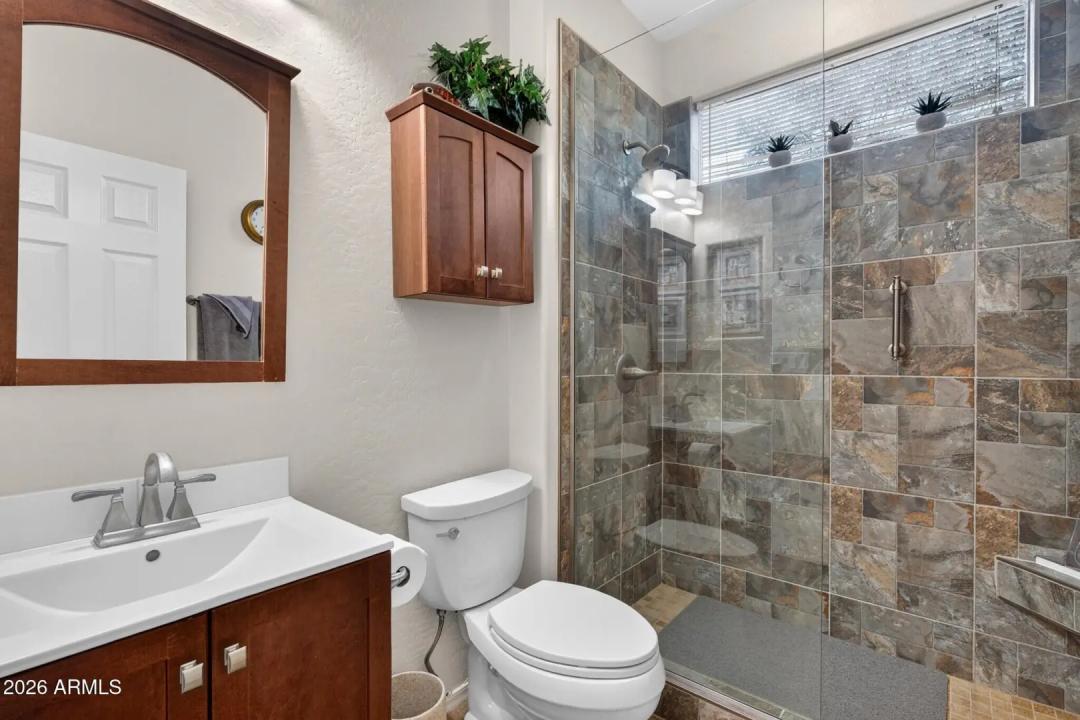 Real Estate Picture 18