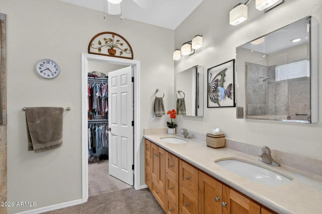 Real Estate Picture 14