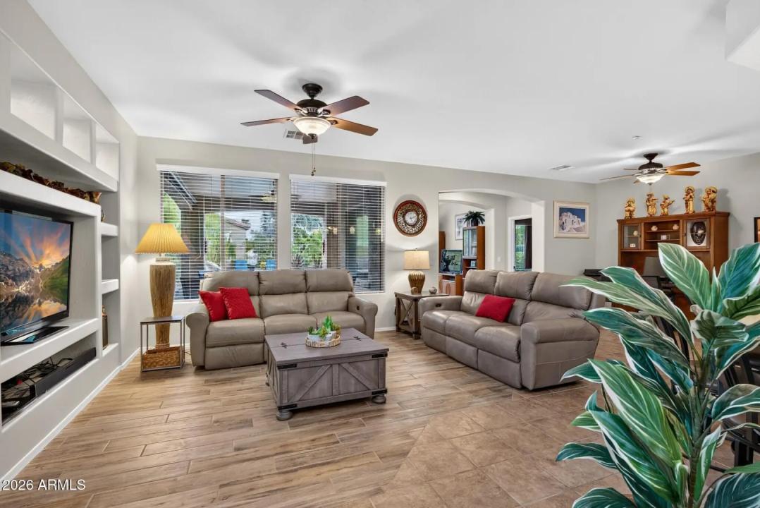 Real Estate Picture 6