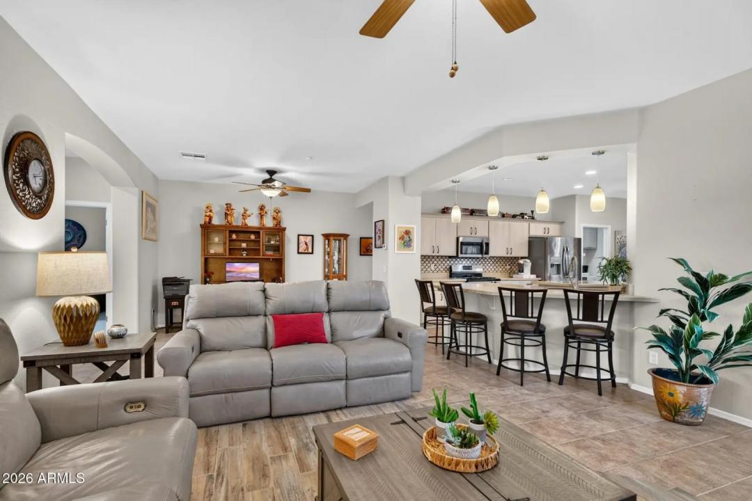Real Estate Picture 7