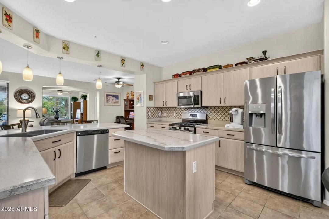 Real Estate Picture 8