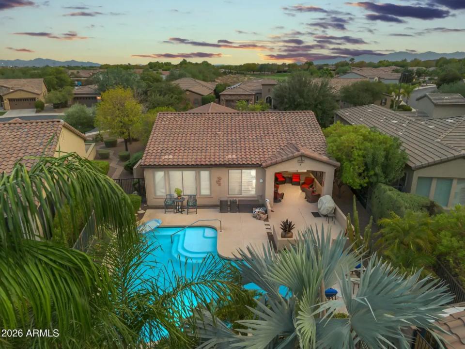 Real Estate Picture 25