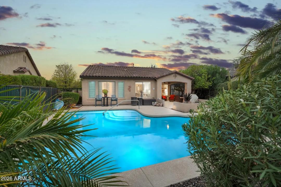 Real Estate Picture 3
