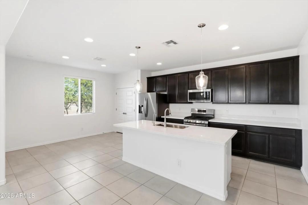 Real Estate Picture 8