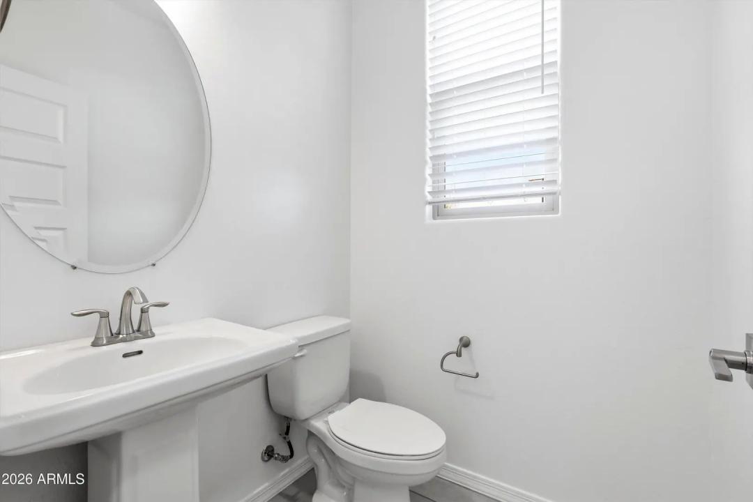 Real Estate Picture 14
