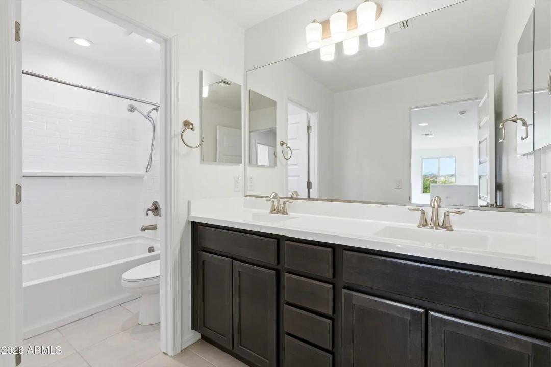 Real Estate Picture 25