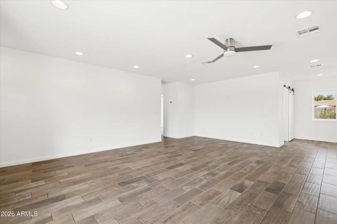 Real Estate Picture 6
