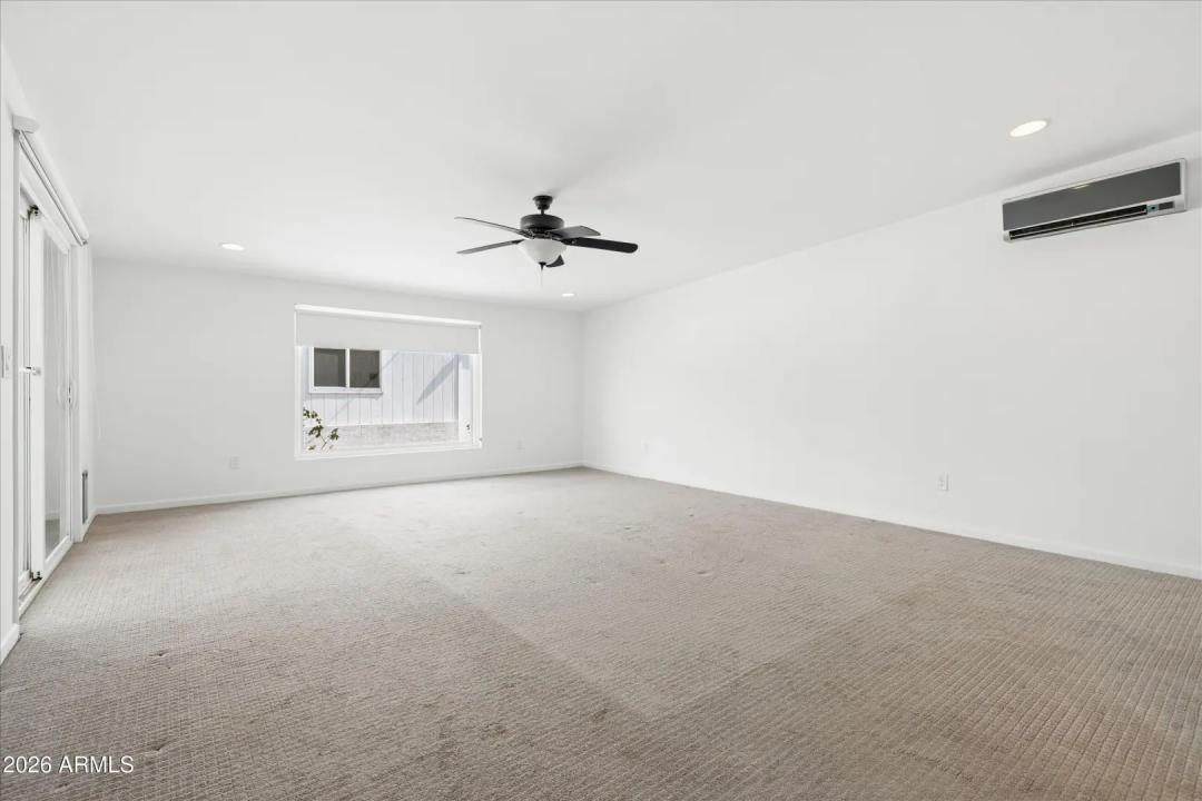 Real Estate Picture 12