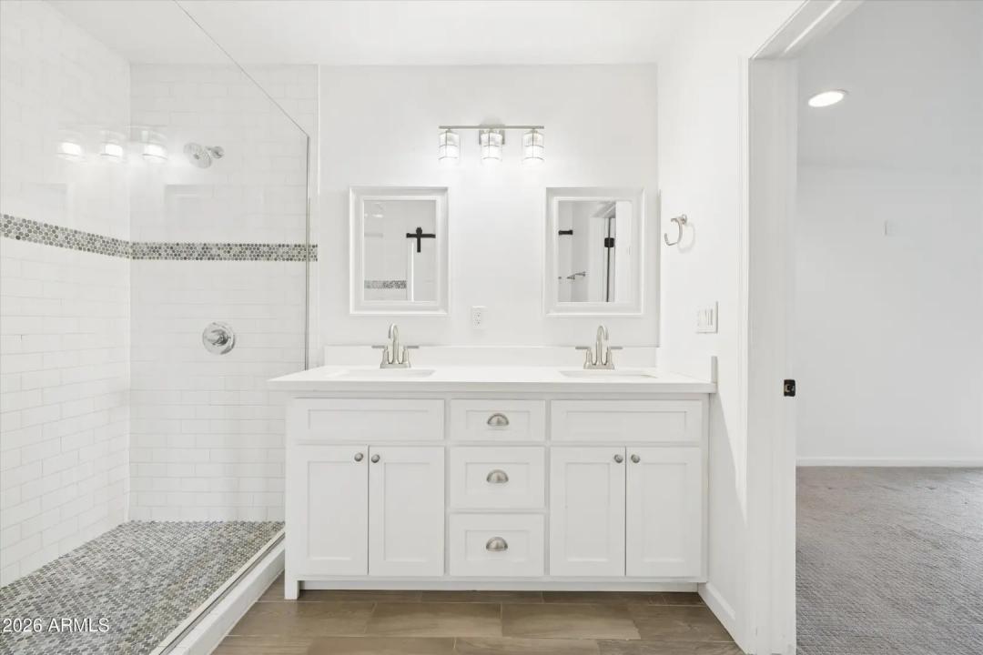 Real Estate Picture 15