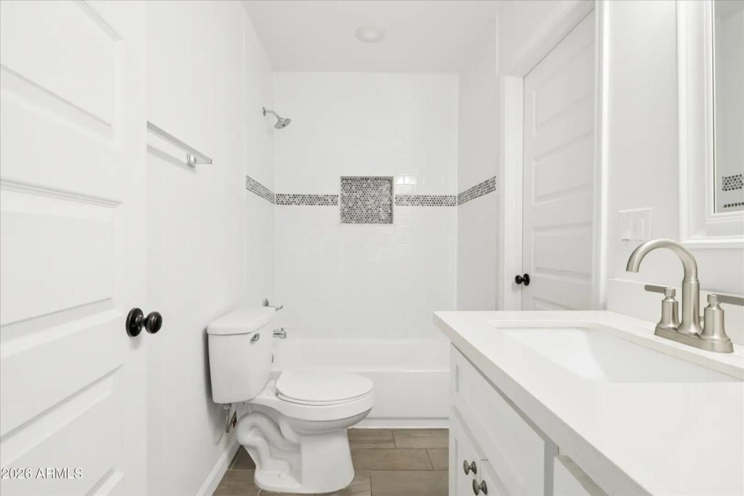 Real Estate Picture 18
