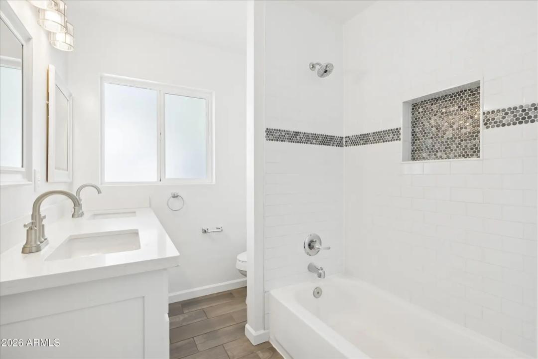 Real Estate Picture 20