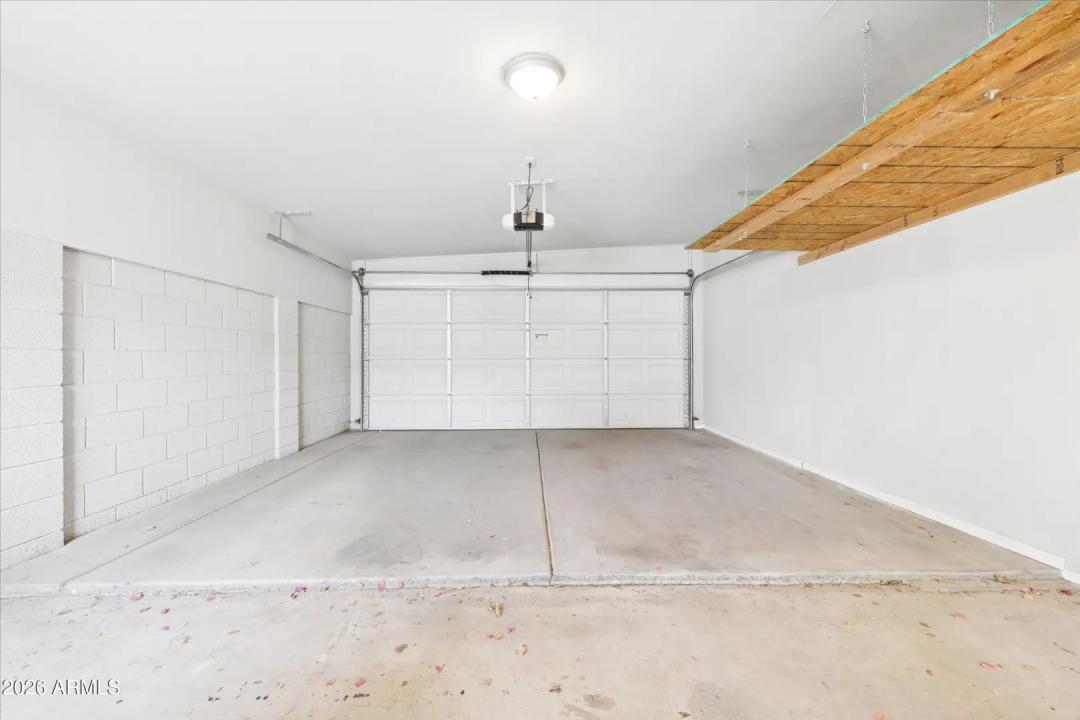 Real Estate Picture 23