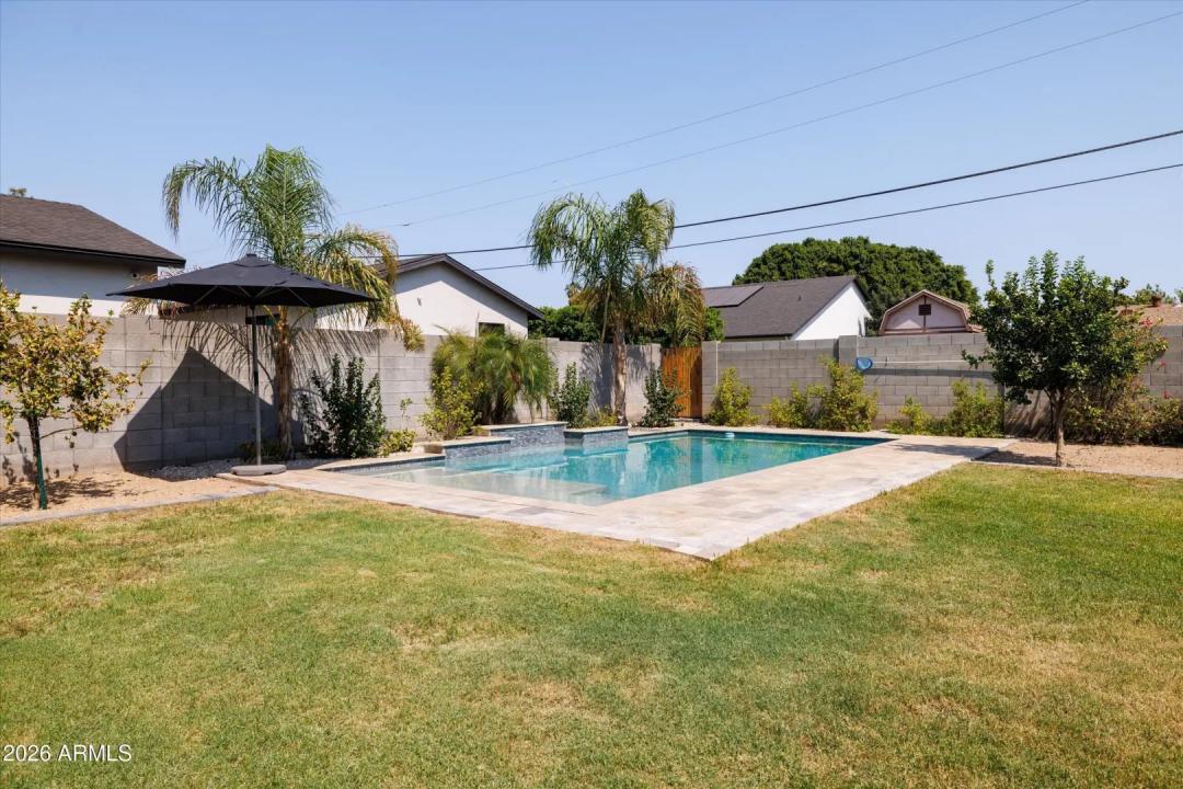 Real Estate Picture 24