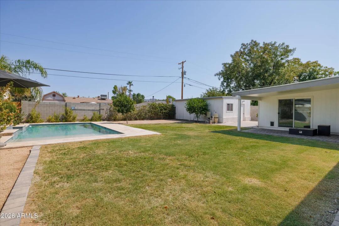 Real Estate Picture 25