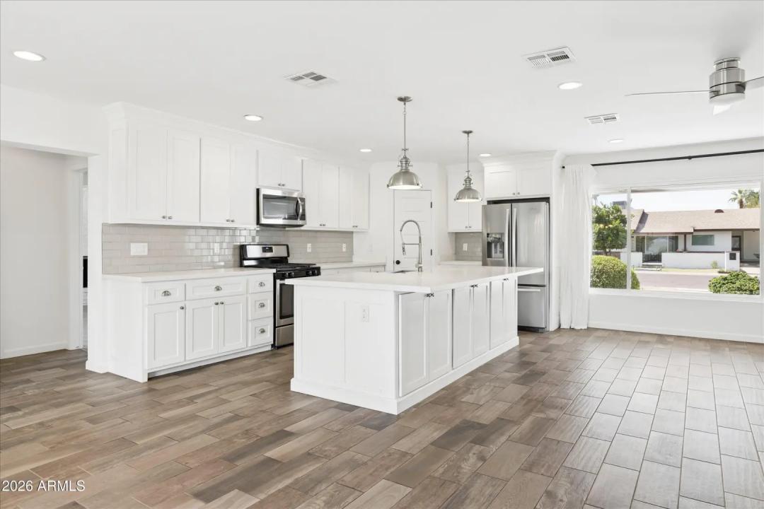 Real Estate Picture 1
