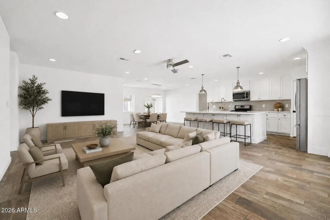 4622 E VIRGINIA Avenue Phoenix AZ 85008