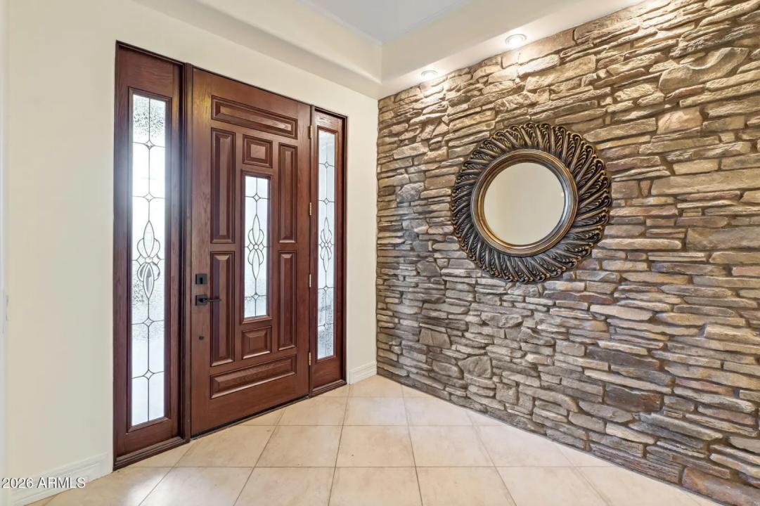 Real Estate Picture 4