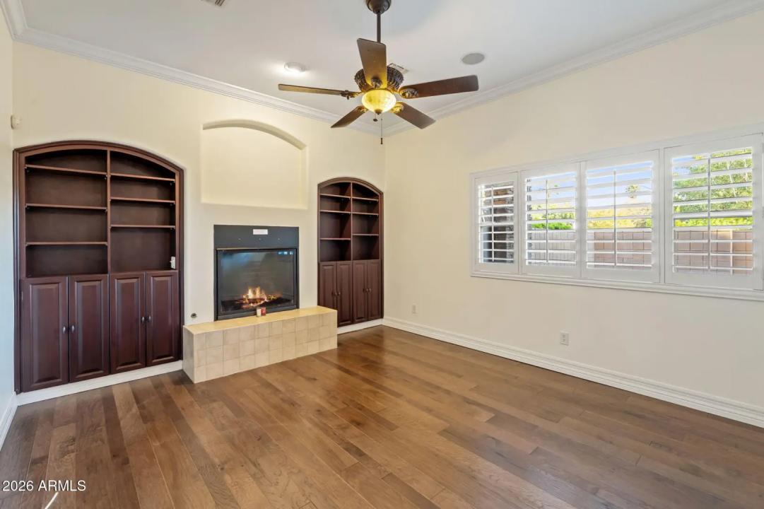 Real Estate Picture 5