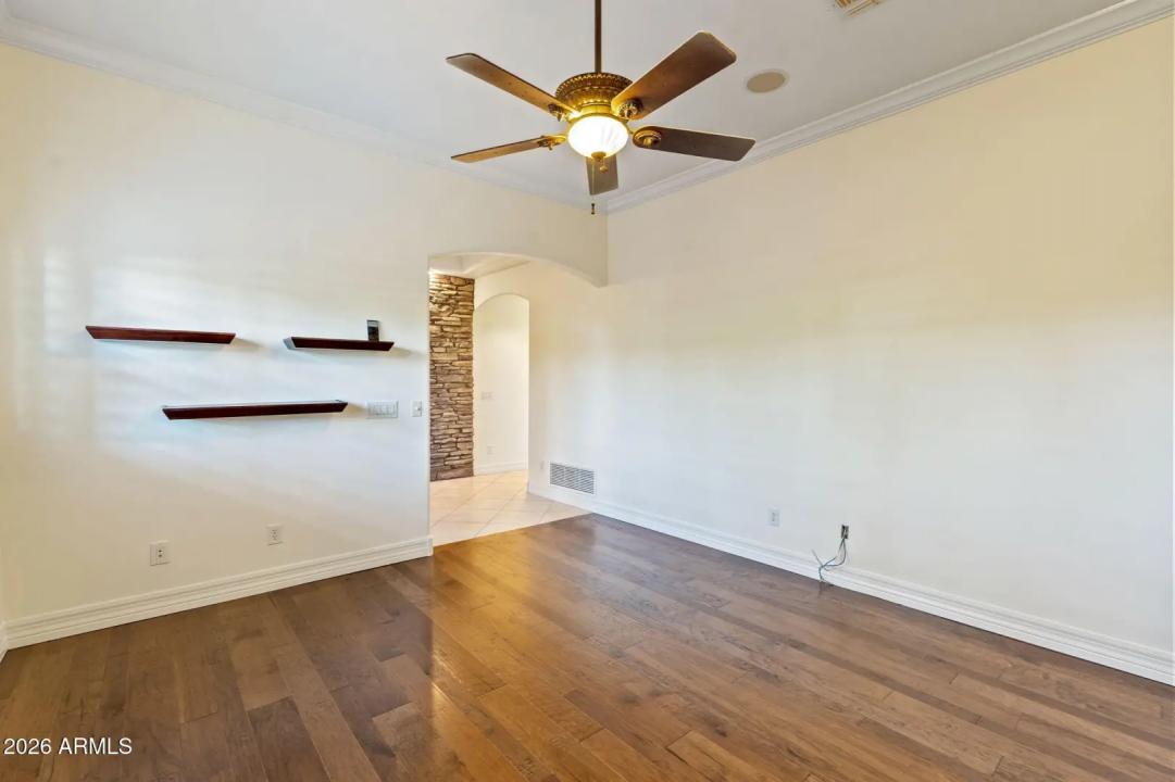 Real Estate Picture 6