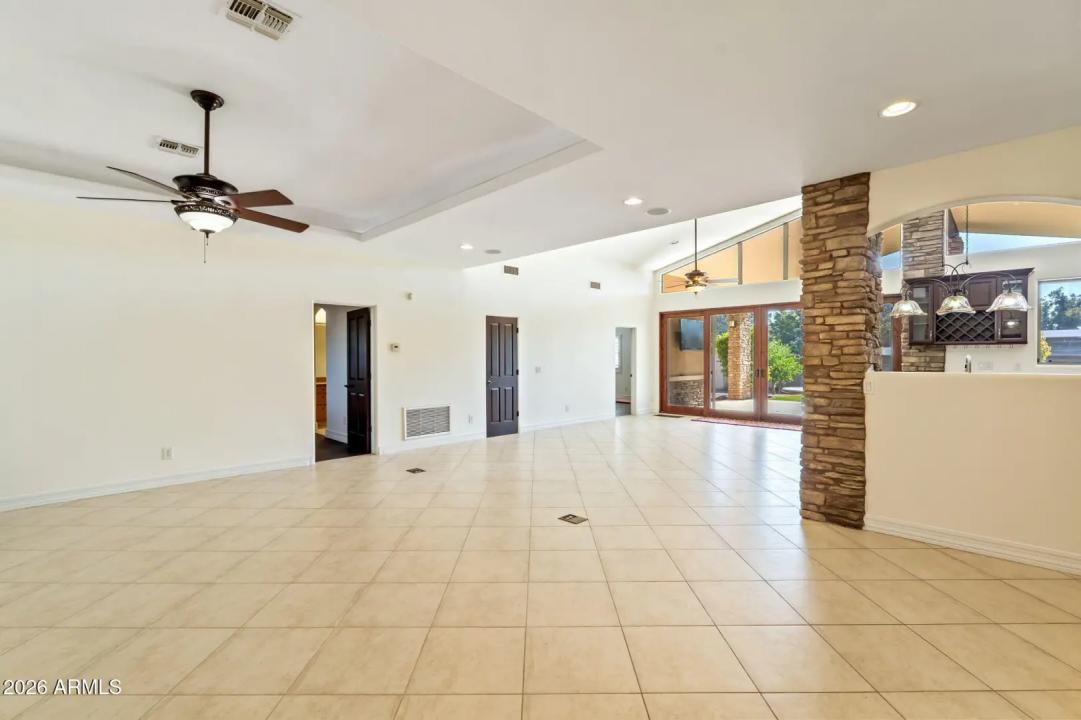 Real Estate Picture 7