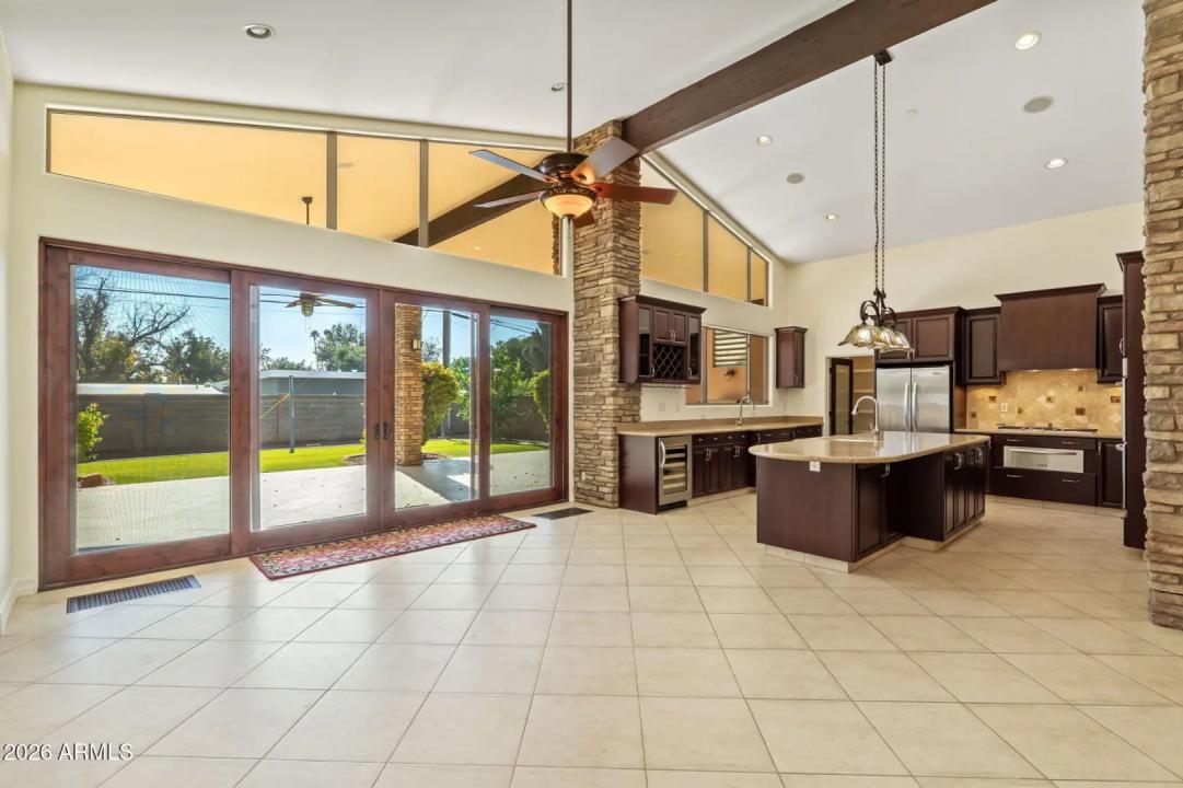 Real Estate Picture 9