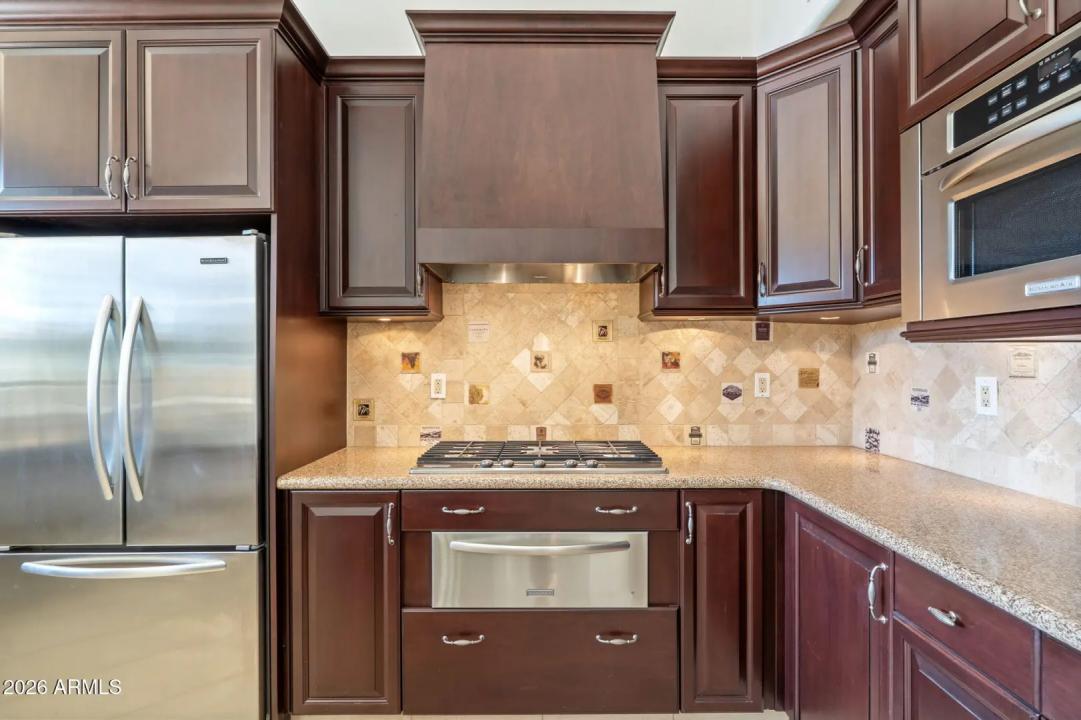 Real Estate Picture 11