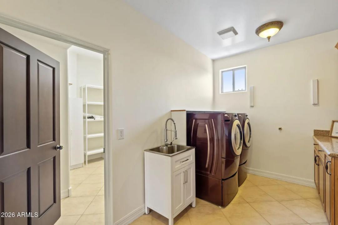 Real Estate Picture 15