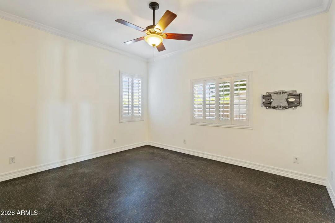 Real Estate Picture 16