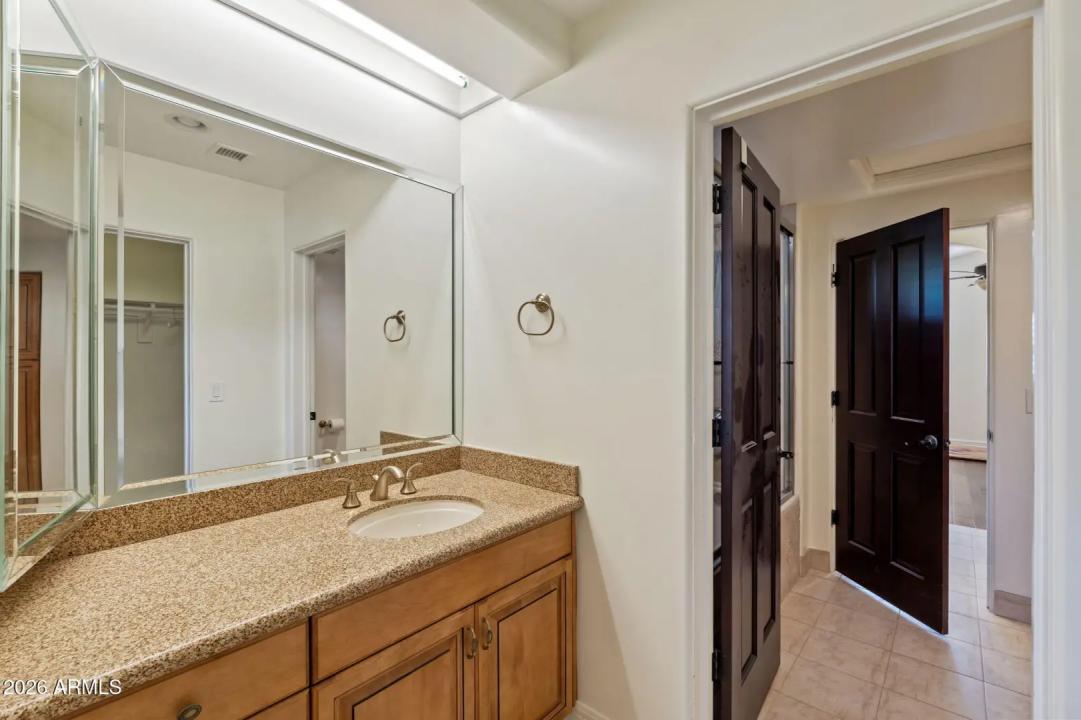 Real Estate Picture 18