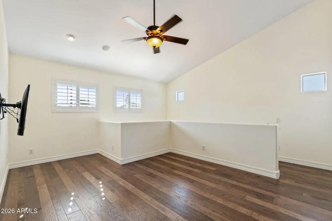 Real Estate Picture 22