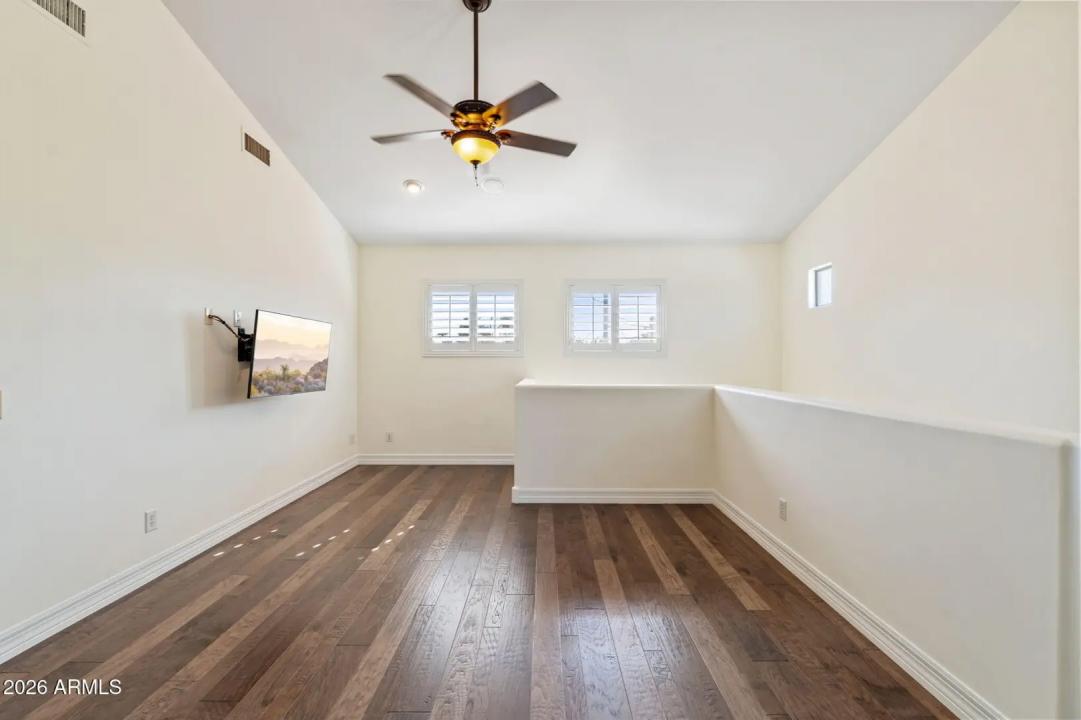 Real Estate Picture 23