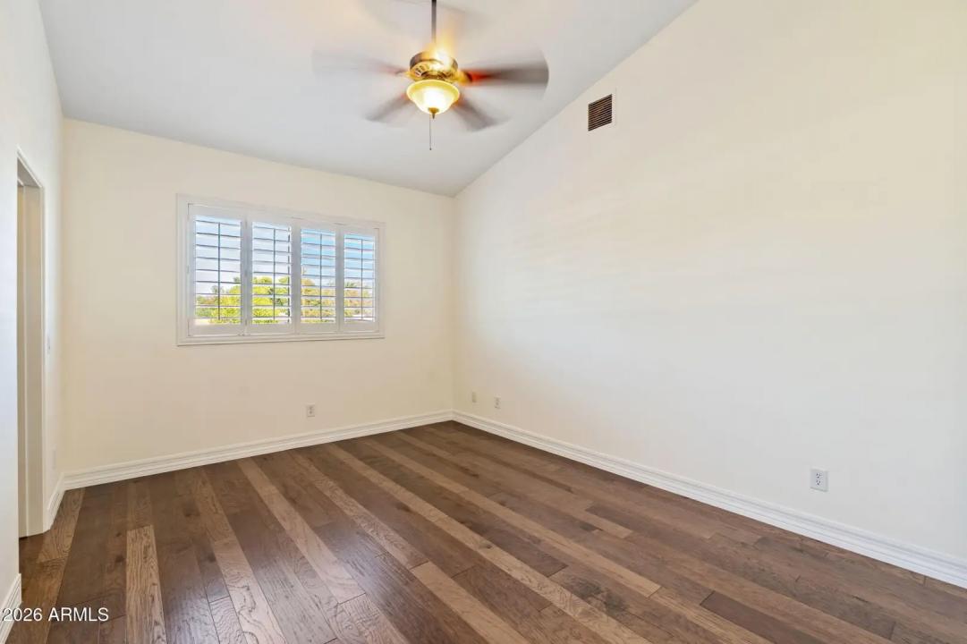 Real Estate Picture 25