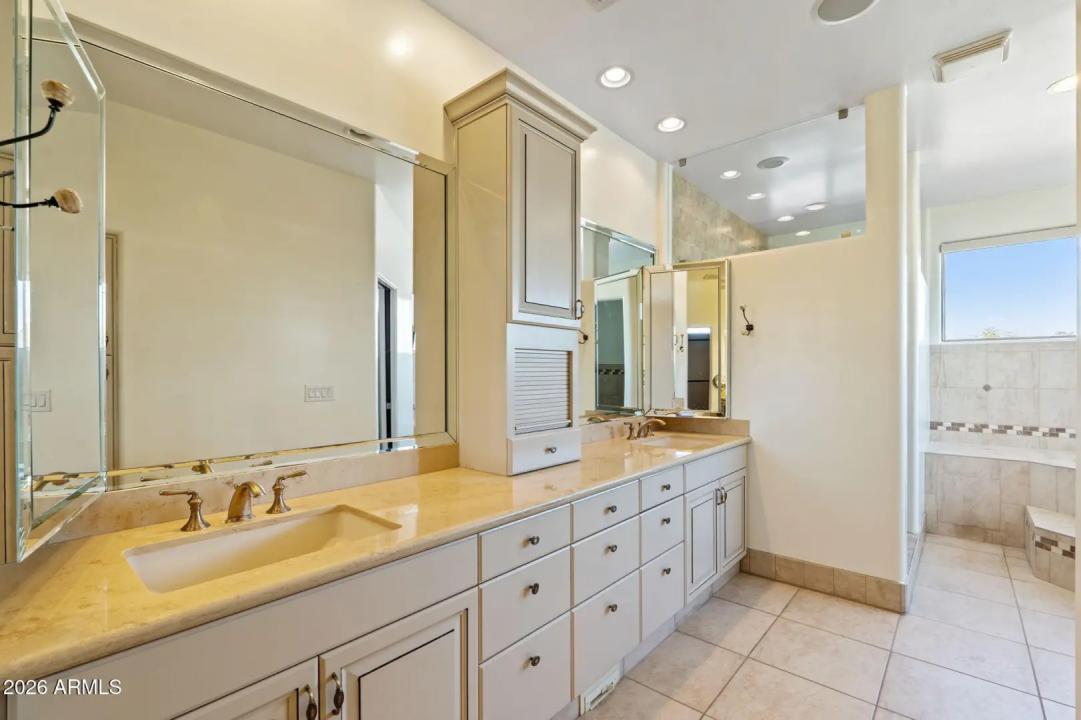 Real Estate Picture 32
