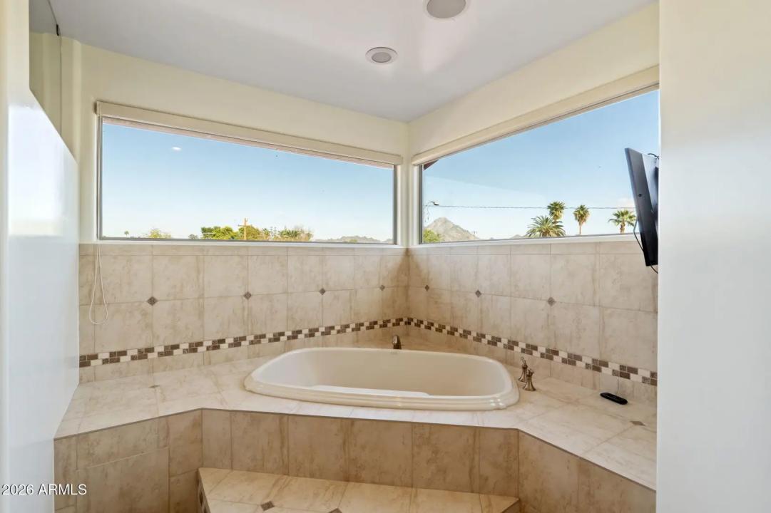 Real Estate Picture 33
