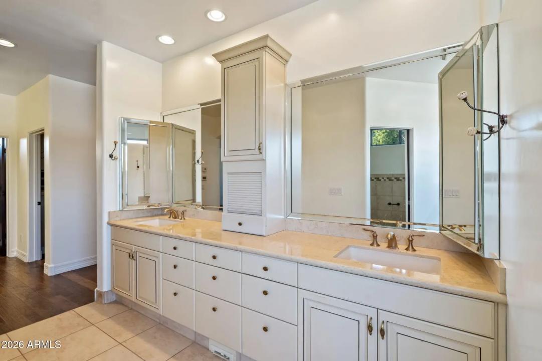 Real Estate Picture 35