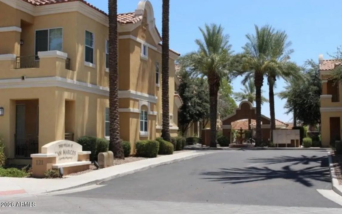Real Estate Picture 3