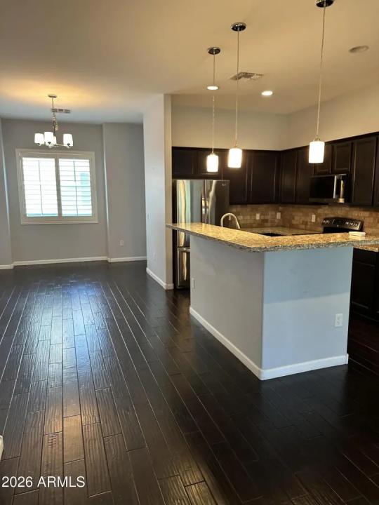 Real Estate Picture 8