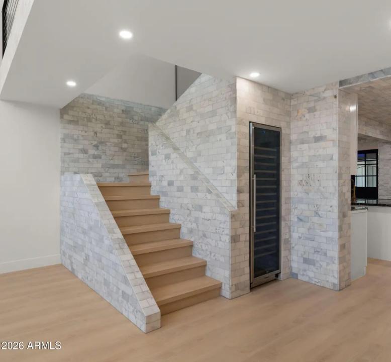 Real Estate Picture 14