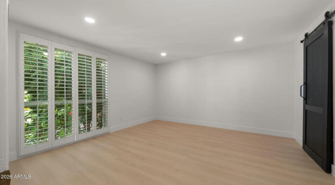 Real Estate Picture 18