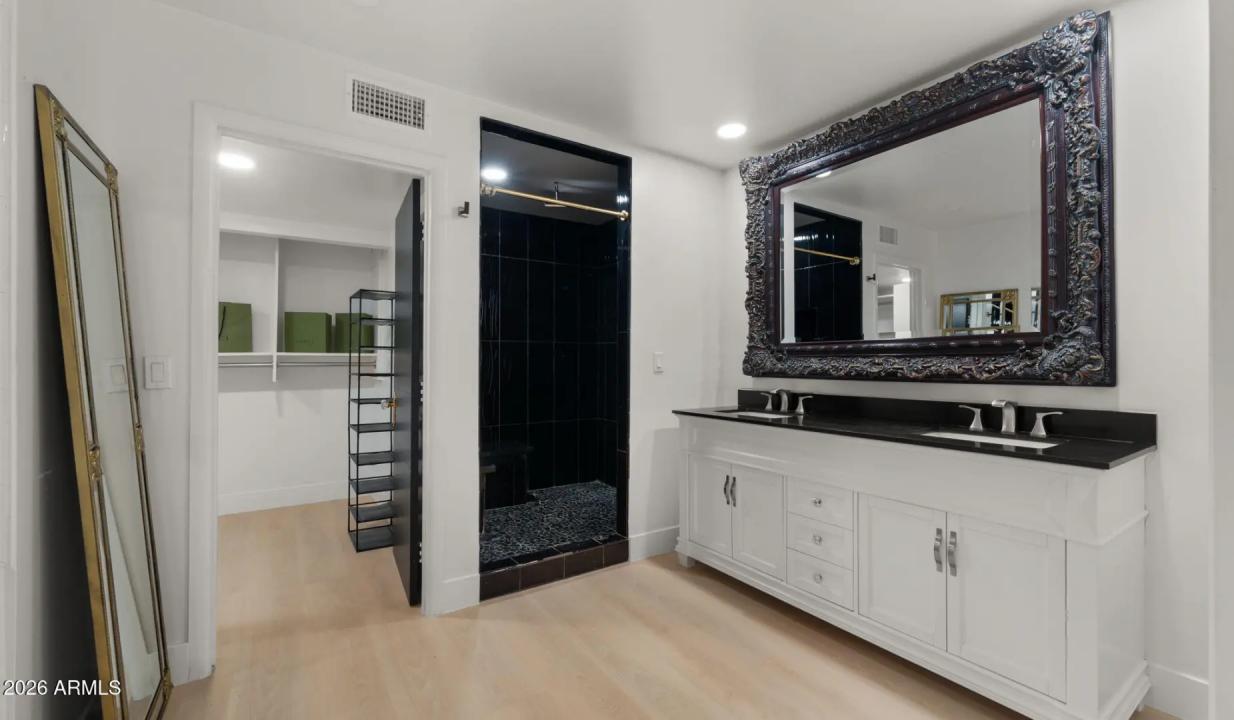 Real Estate Picture 20