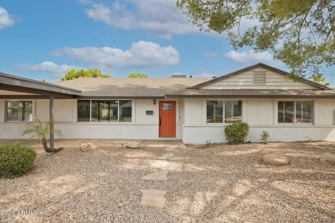 Real Estate Picture 3