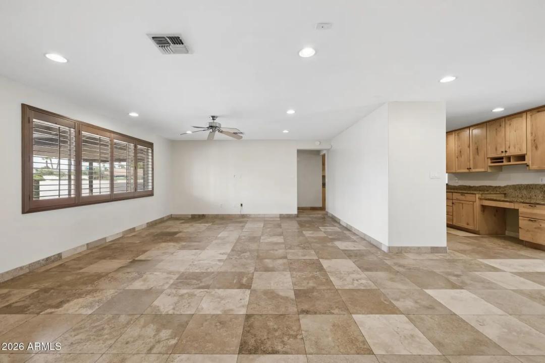 Real Estate Picture 5